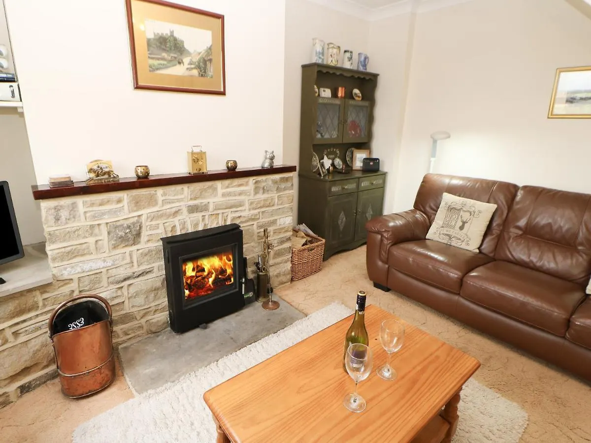 Kelda Garthr Tranquil Garden Villa Leyburn